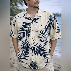 Hilo Hattie 100% Silk Palm Leaf Hawaiian Shirt S
